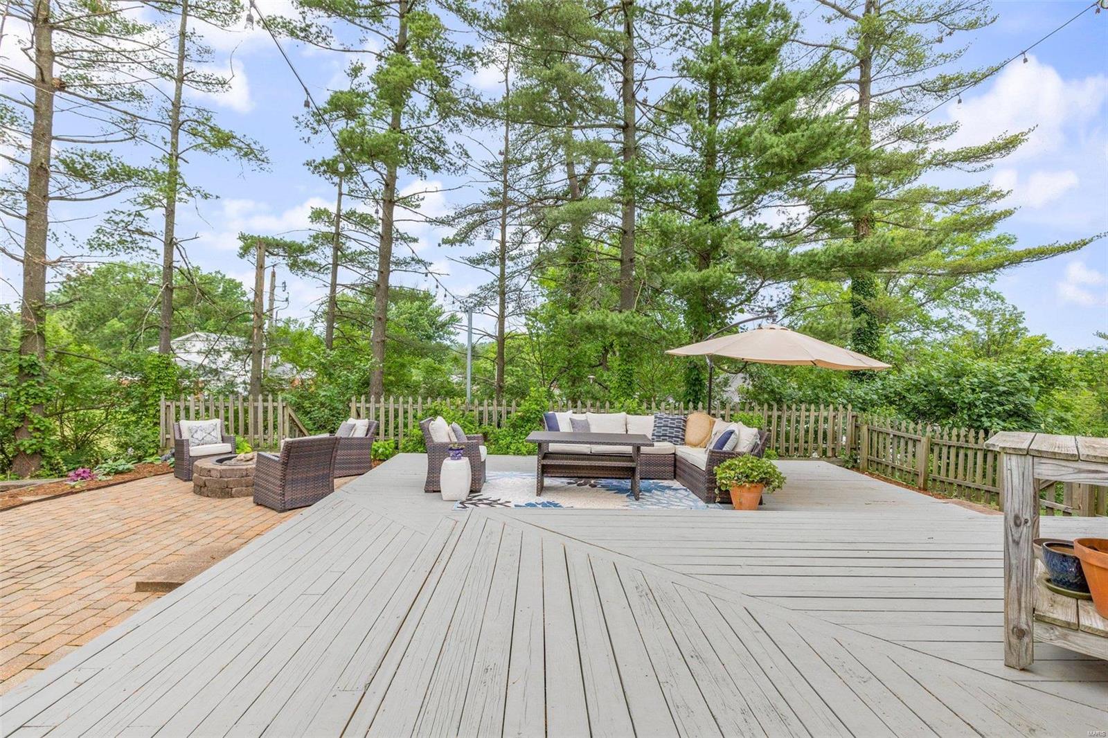 954 Chartrand Drive Ballwin, MO 63011 - Photo 9 of 44