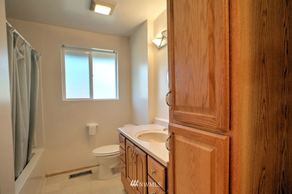 10644 Southeast 199th Street Renton, WA 98055 - Photo 13 of 19 Gallery Image 13