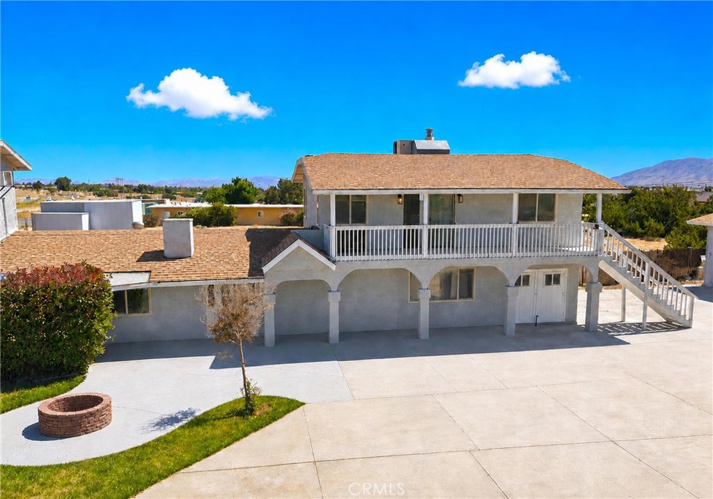 7008 Summit Valley Road Hesperia, CA 92345 - Photo 5 of 48