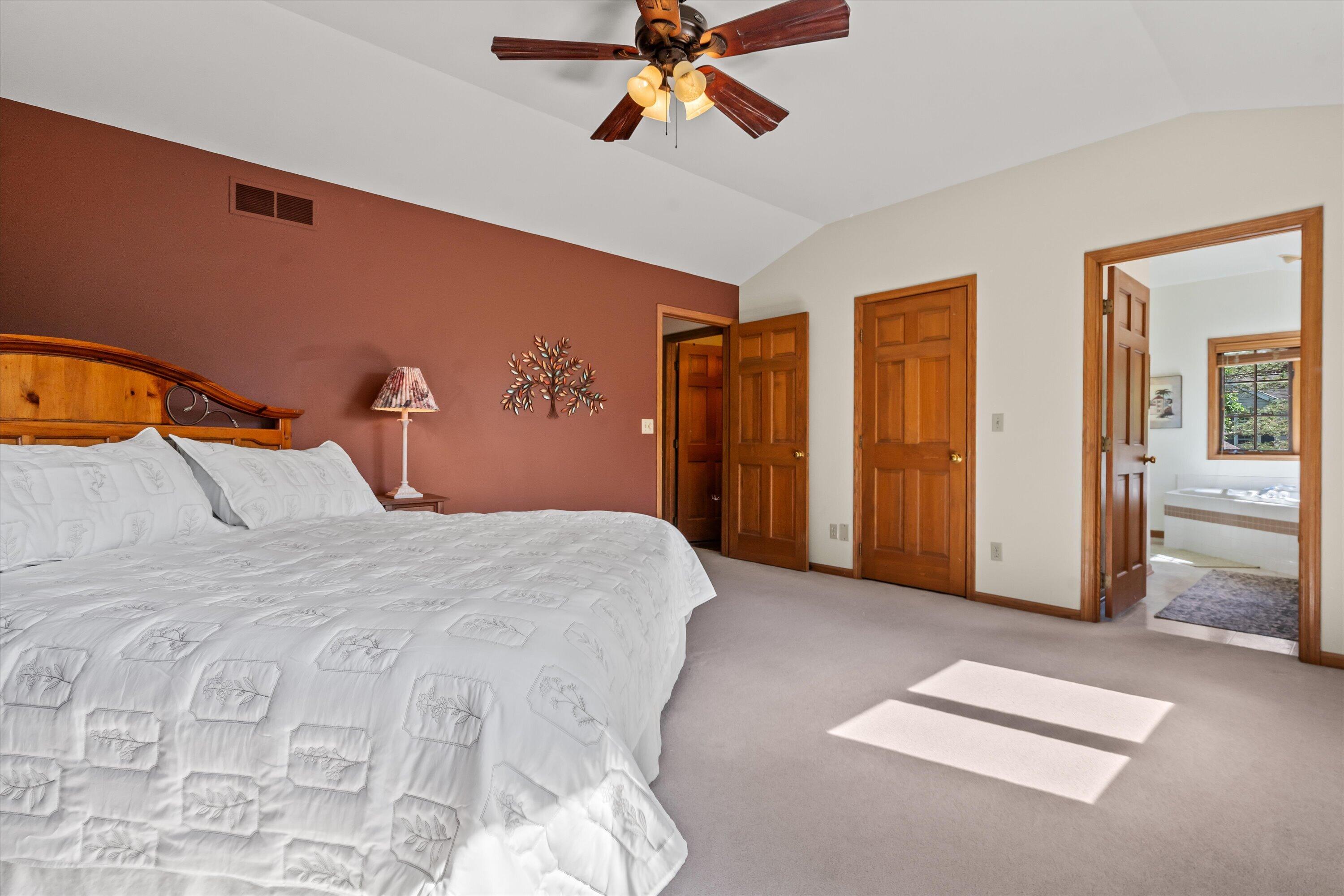 W168N5039 Stonefield Road Menomonee Falls, WI 53051 - Photo 17 of 34 Primary Suite