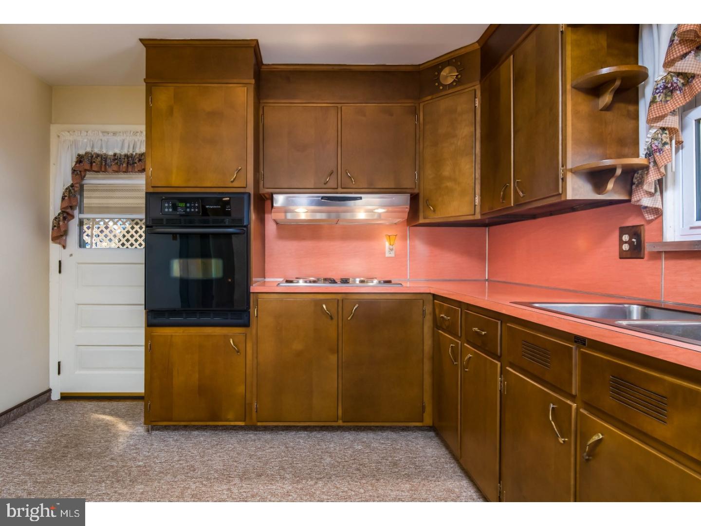 3036 Elm Road Reading, PA 19605 - Photo 4 of 23 Gallery Image 4