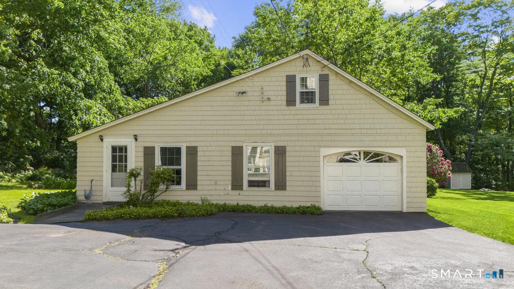 871 Ridgefield Road Wilton, CT 06897 - Photo 10 of 24