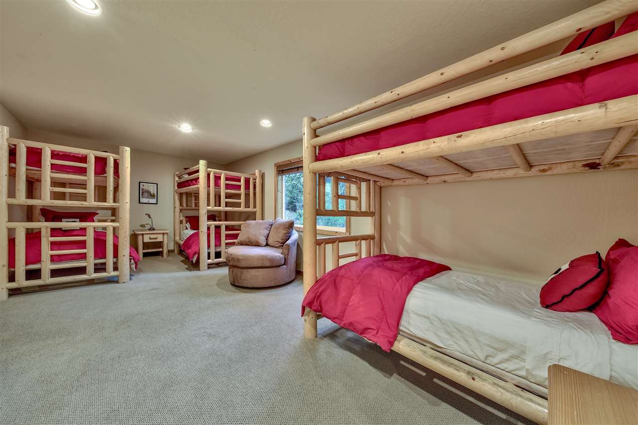 11887 Chamonix Road Truckee, CA 96161 - Photo 18 of 21 Gallery Image 18
