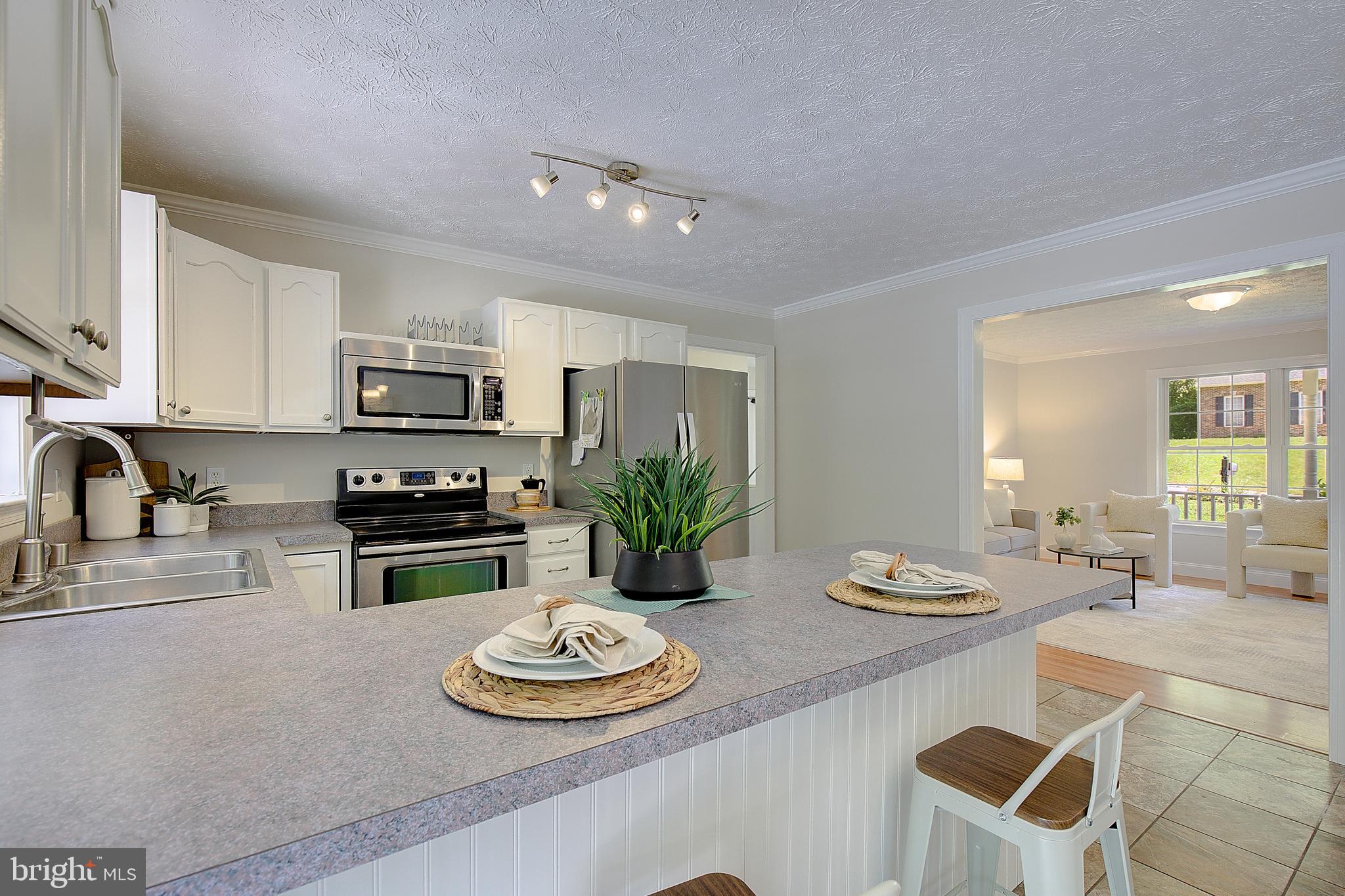 630 Carson Road Huntingtown, MD 20639 - Photo 15 of 59 Breakfast Bar