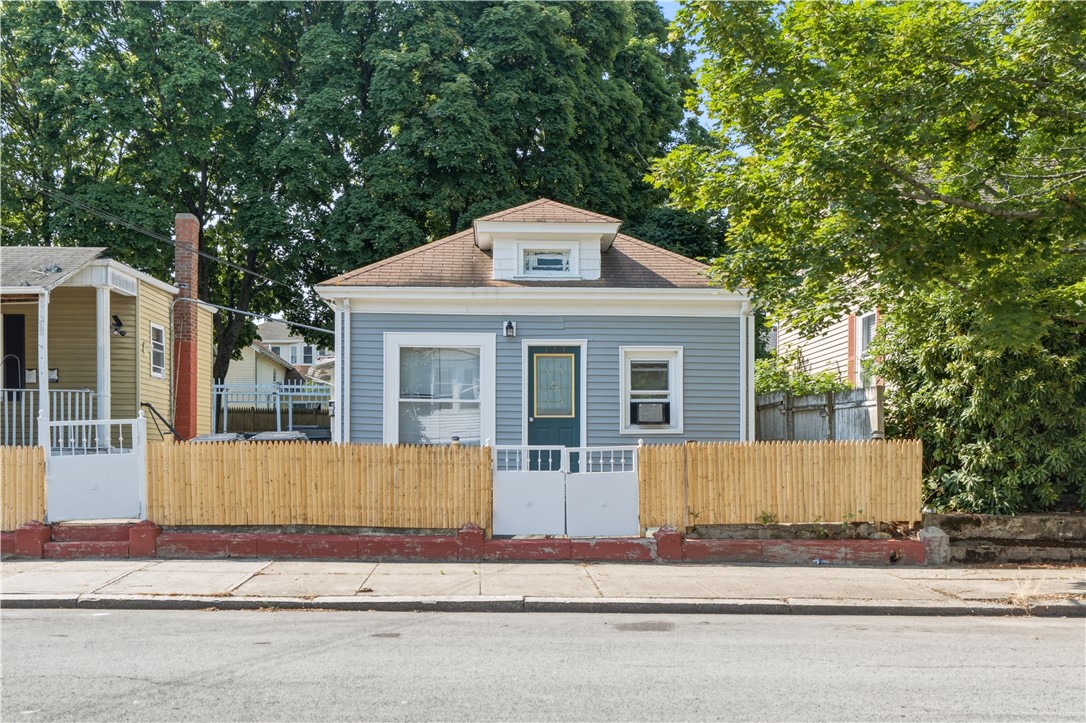127 Meadow Street Pawtucket, RI 02860 - Photo 4 of 37