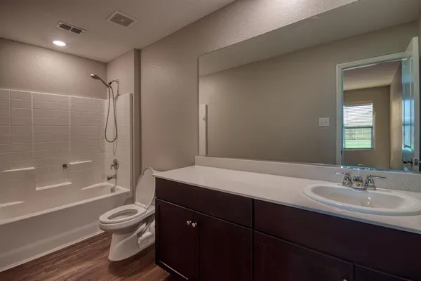 $269,999 | 1007 Lady Bird Street, Ennis, TX 75119
