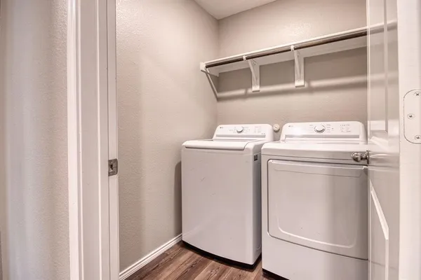 $269,999 | 1007 Lady Bird Street, Ennis, TX 75119