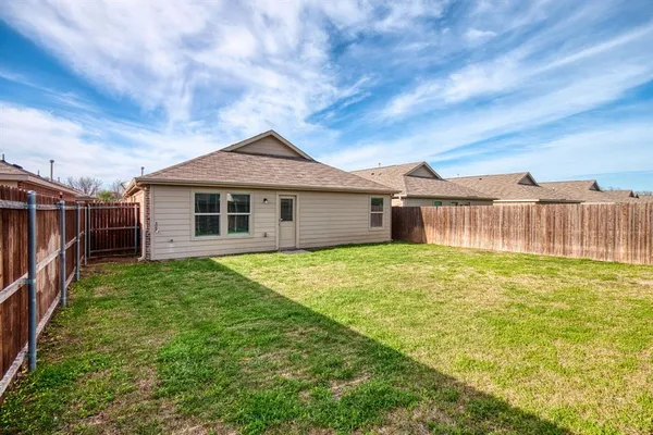 $269,999 | 1007 Lady Bird Street, Ennis, TX 75119