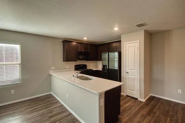 $269,999 | 1007 Lady Bird Street, Ennis, TX 75119