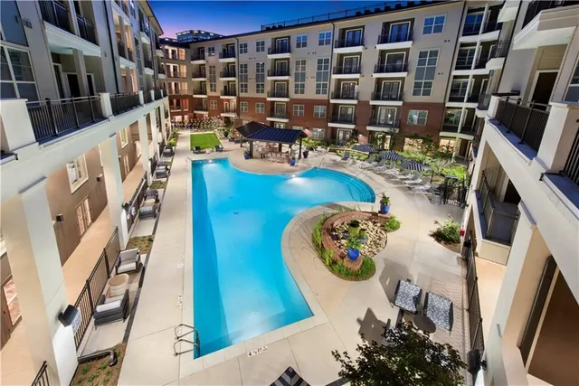 a view of entryway with a rug