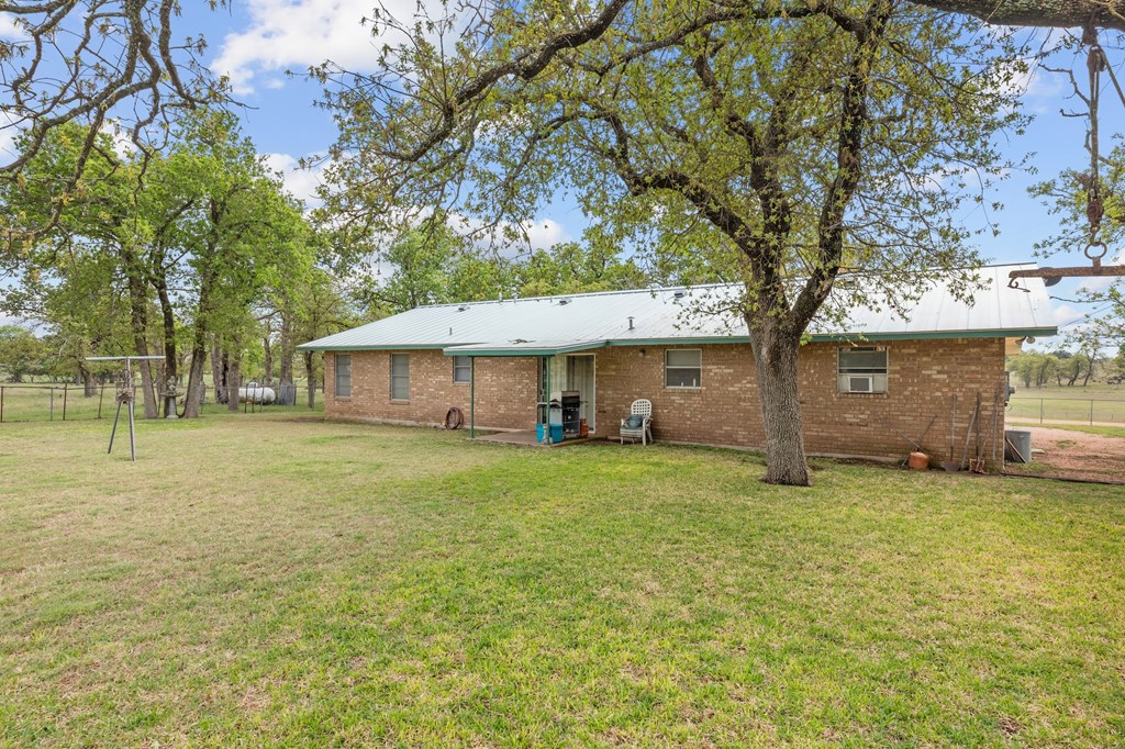 4402 Cherry Mountain Loop Fredericksburg, TX 78624 - Photo 24 of 28