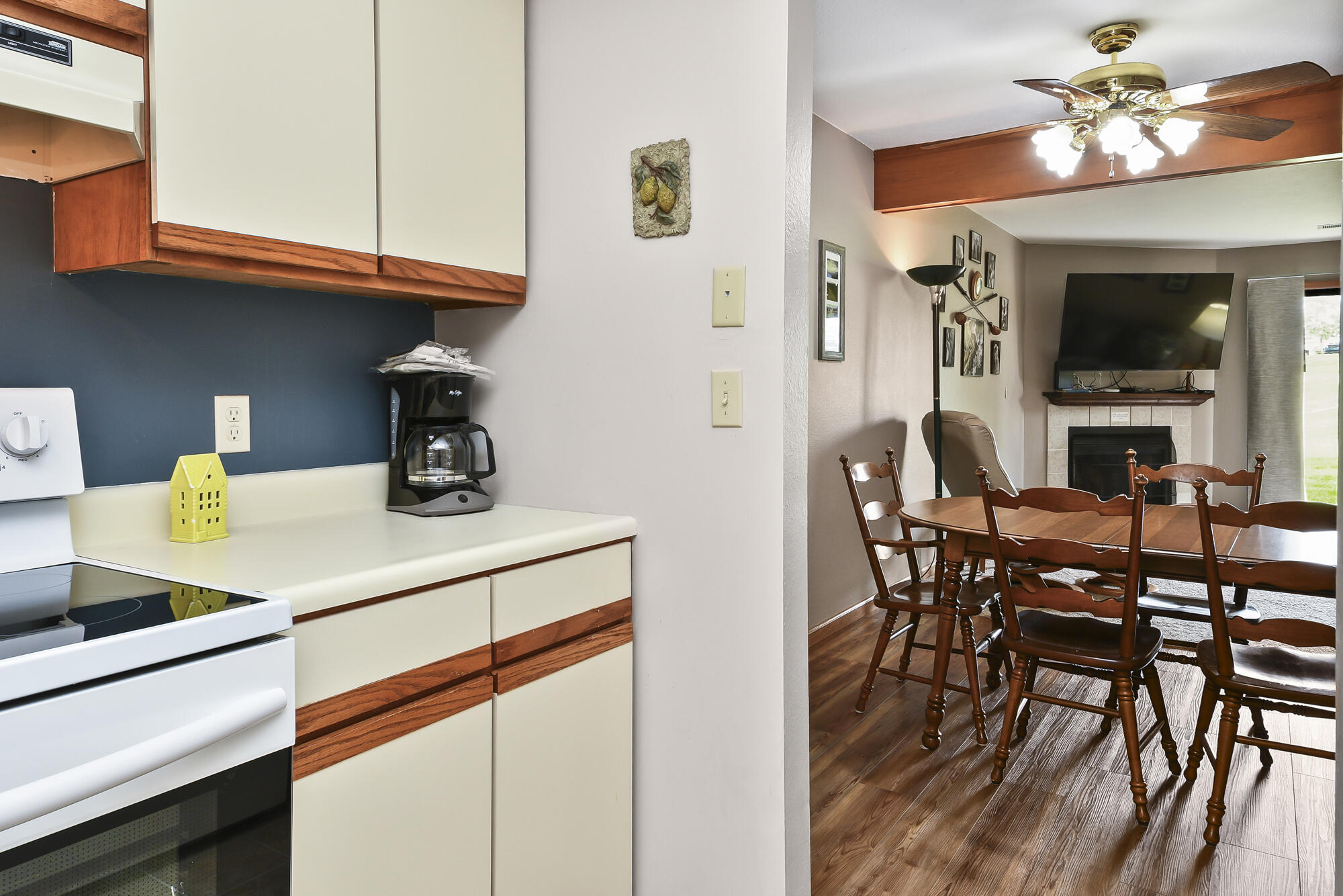 267 Bunker Ridge Drive, Unit 6 Branson, MO 65616 - Photo 7 of 29 Kithen to Dining