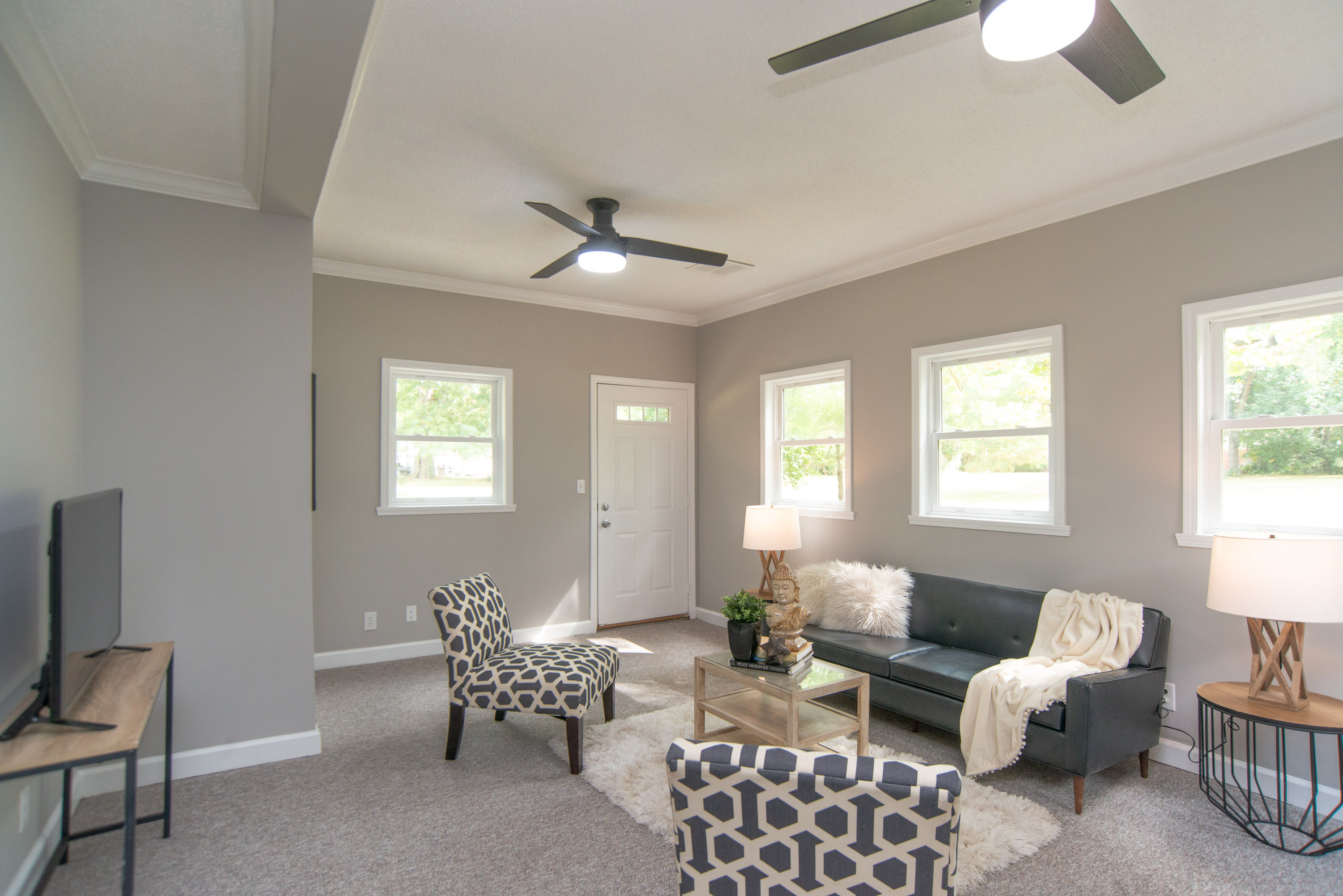 309 West Stop 11 Road Indianapolis, IN 46217 - Photo 4 of 42 Gallery Image 4