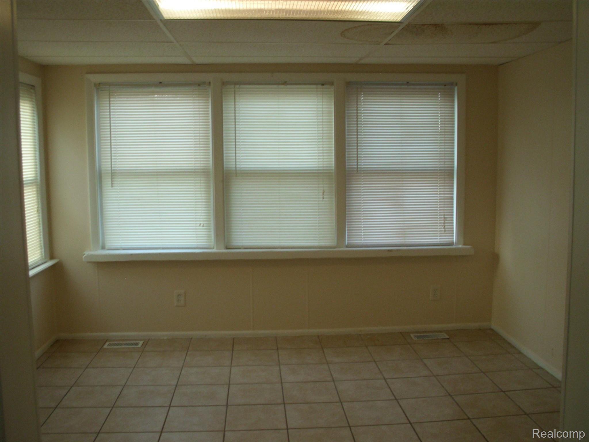 42919 Utica Road Sterling Heights, MI 48314 - Photo 10 of 23 DSCI3930.JPG
