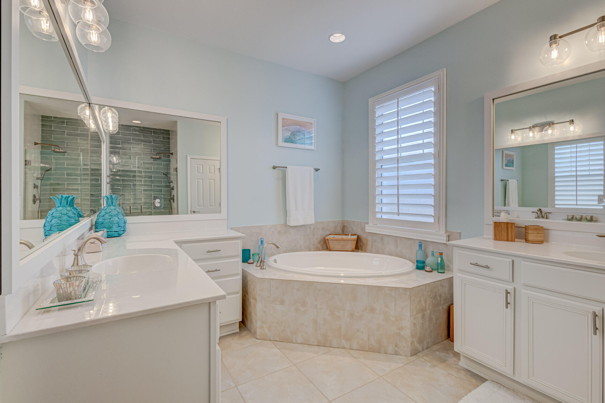1369 Bourne Drive Jupiter, FL 33458 - Photo 21 of 46 Primary Bath