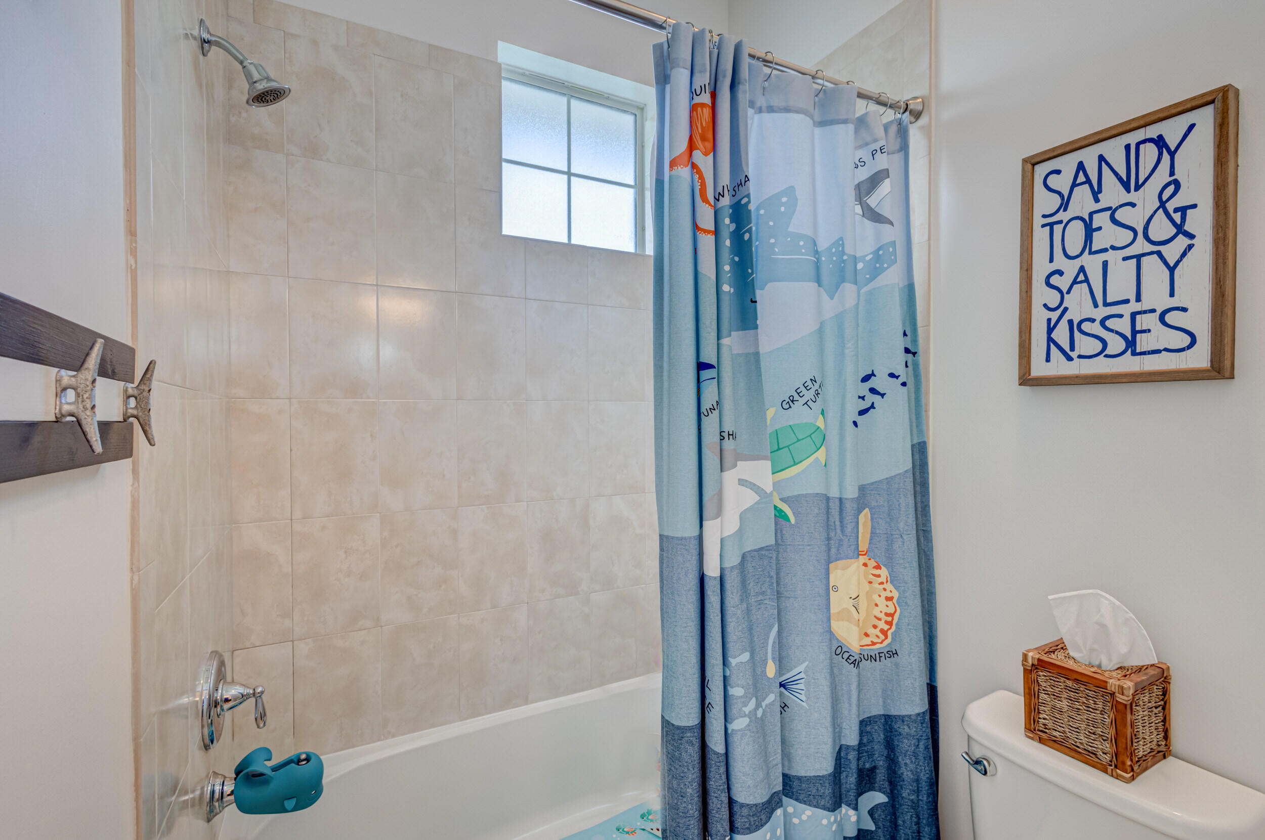 1369 Bourne Drive Jupiter, FL 33458 - Photo 25 of 46 Jack & Jill Bath - 1