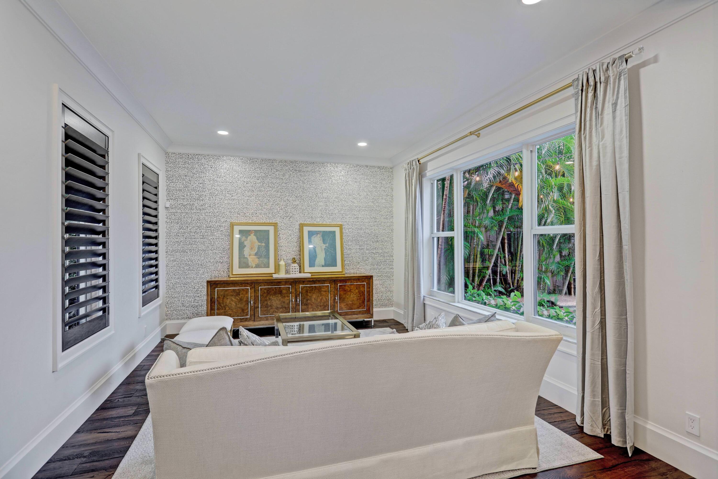 107 Barcelona Drive Jupiter, FL 33458 - Photo 5 of 73 Formal Living Room