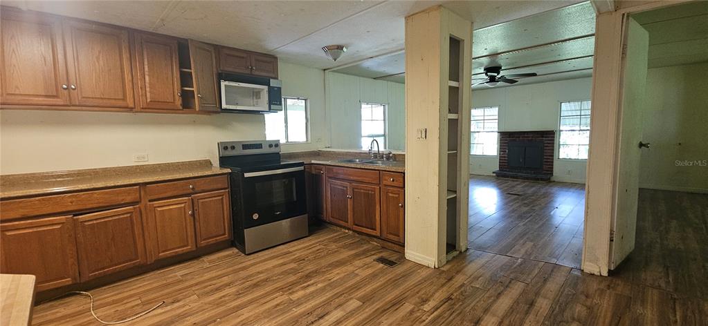 107 Apache Avenue Interlachen, FL 32148 - Photo 4 of 24
