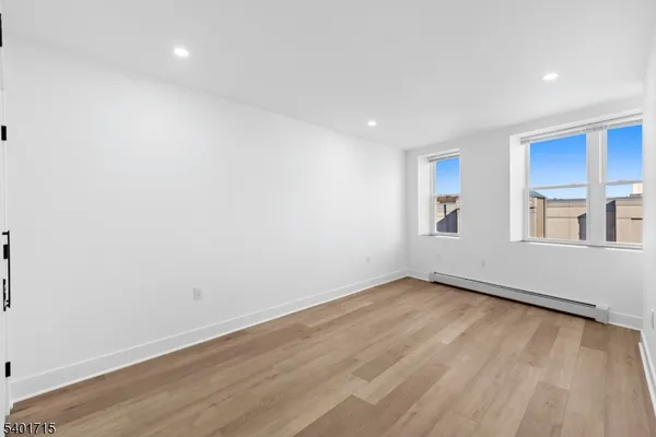 $2,395 | 556 Main Street, Unit 2, Orange, NJ 07050