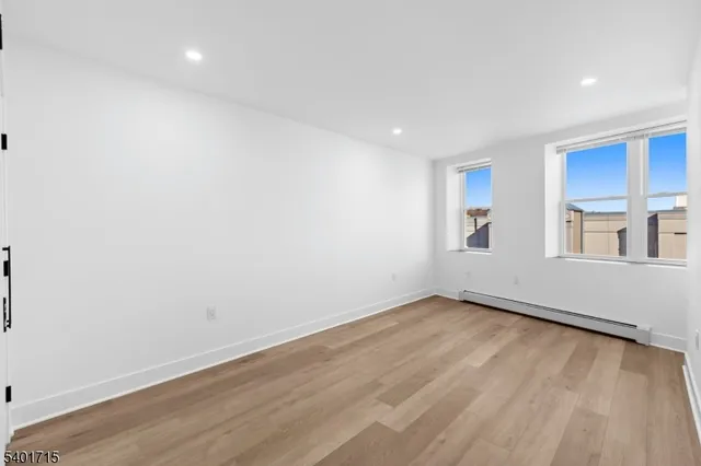 $2,595 | 556 Main Street, Unit 2, Orange, NJ 07050