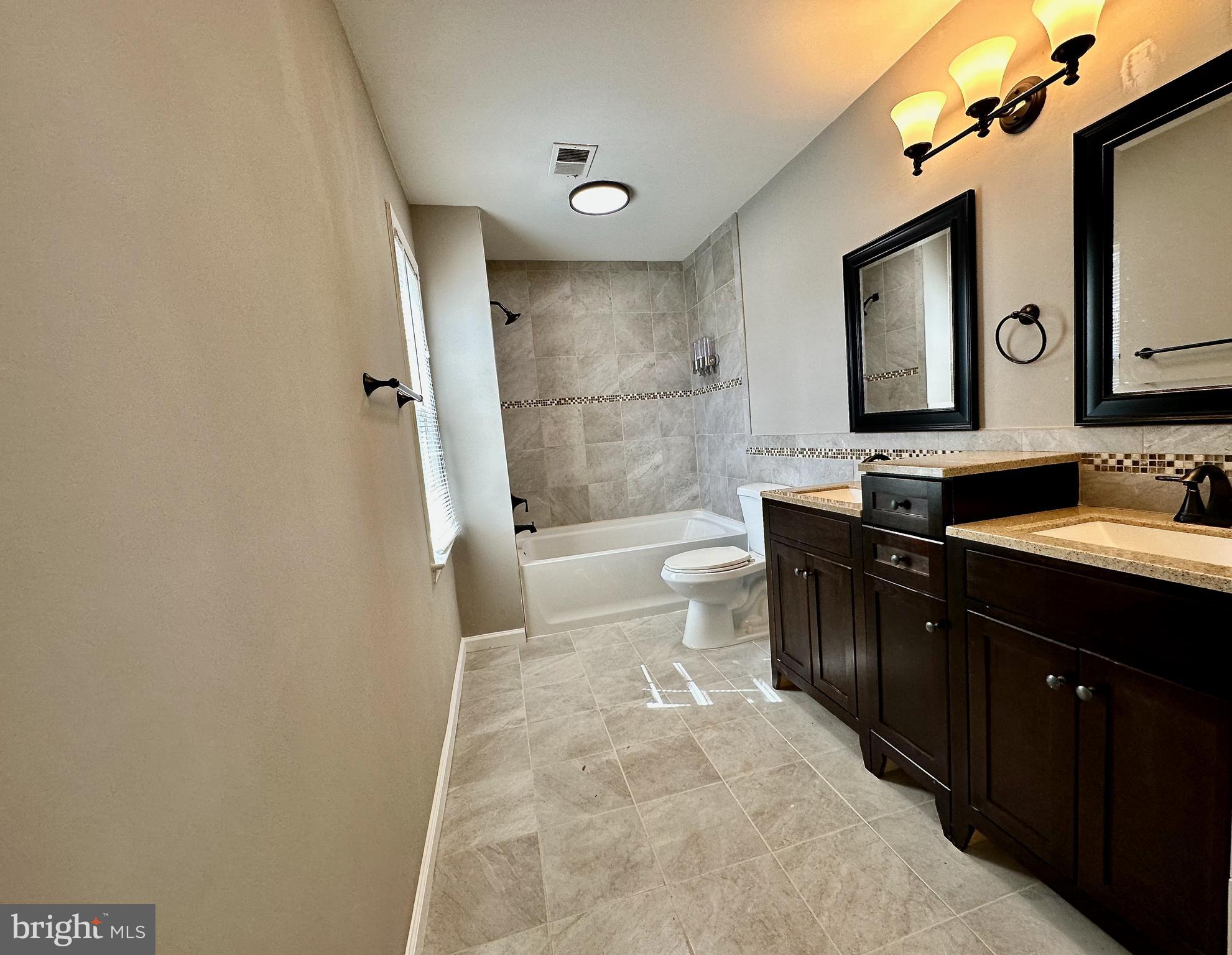 11622 Rutherford Drive Fredericksburg, VA 22407 - Photo 17 of 24 Primary Bath