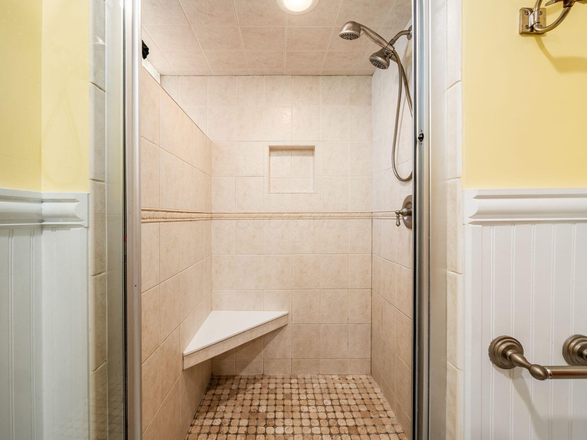 2424 Sherwood Road Bexley, OH 43209 - Photo 51 of 92 LL Full Bathroom