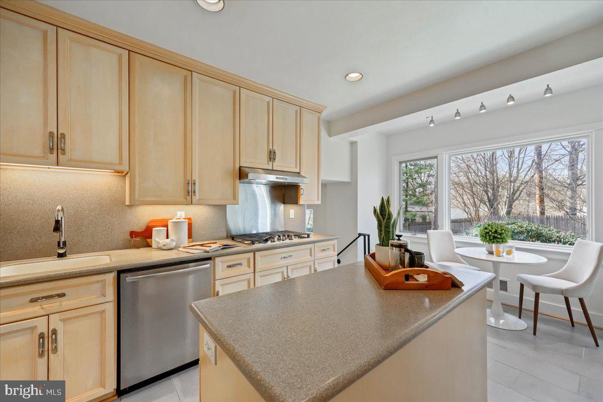 6309 Lenox Road Bethesda, MD 20817 - Photo 25 of 51