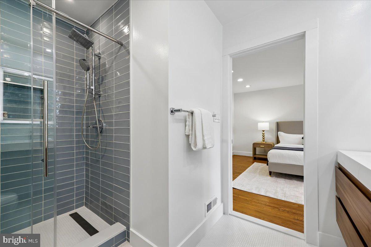 6309 Lenox Road Bethesda, MD 20817 - Photo 34 of 51