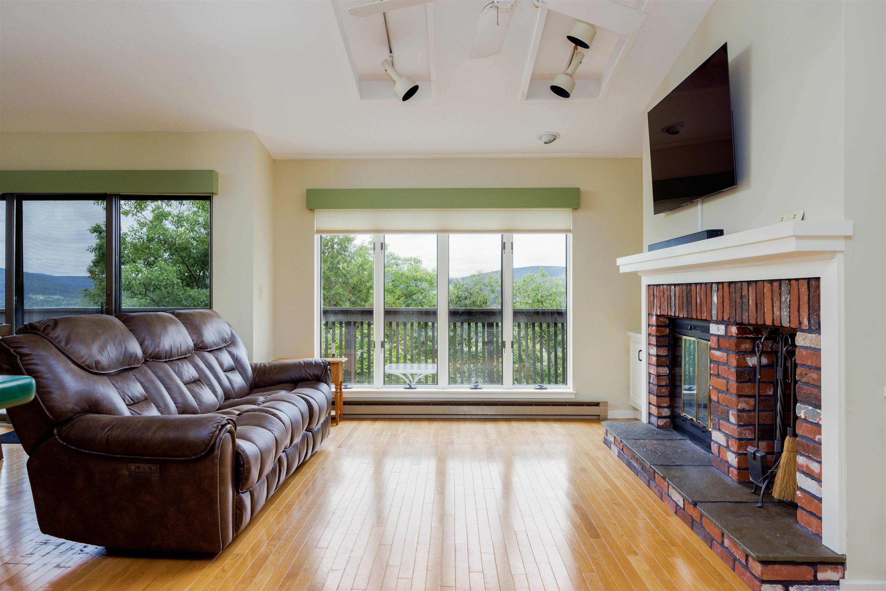 443 Alden Partridge Road, Unit 3D Hartford, VT 05059 - Photo 14 of 41 Gallery Image 14