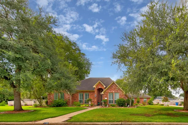 $450,000 | 228 South Amherst Drive, West Columbia, TX 77486