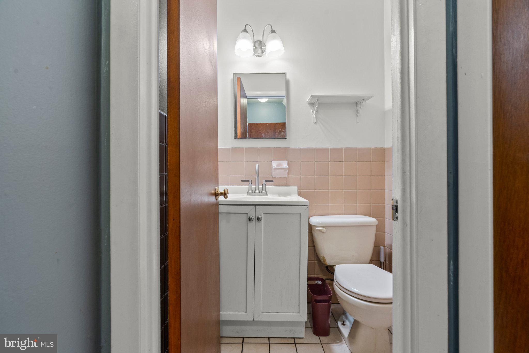 7300 Hill Road Philadelphia, PA 19128 - Photo 24 of 31 Half Bath Main Floor