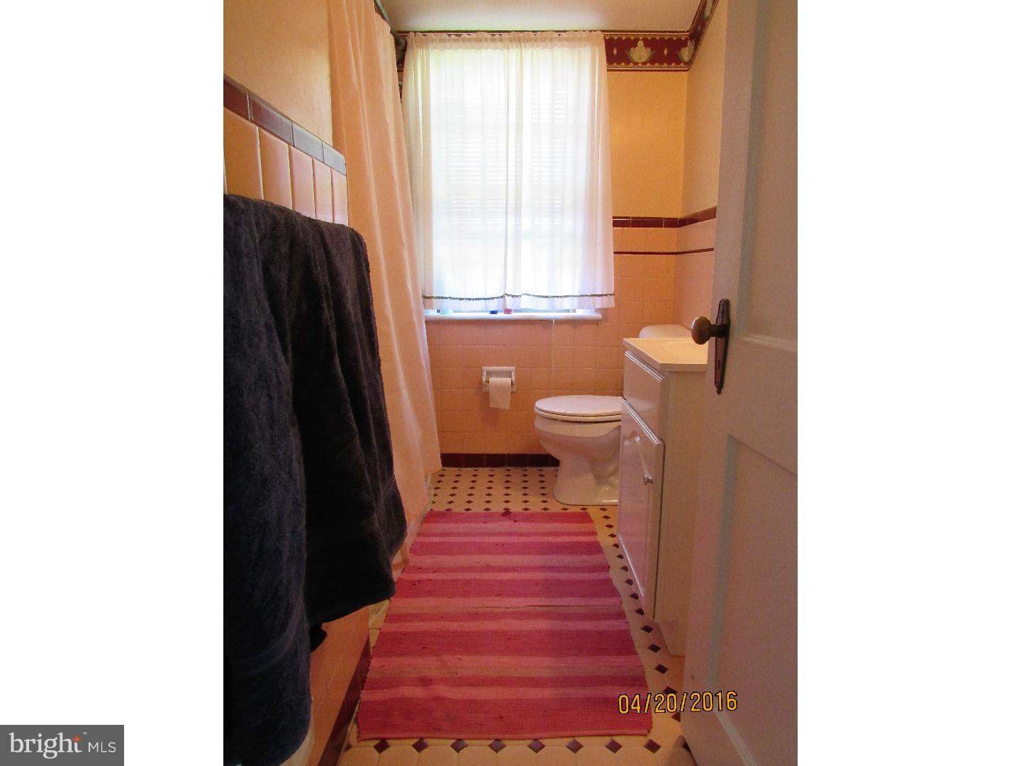 7330 Ryers Avenue Philadelphia, PA 19111 - Photo 16 of 23 Bathroom