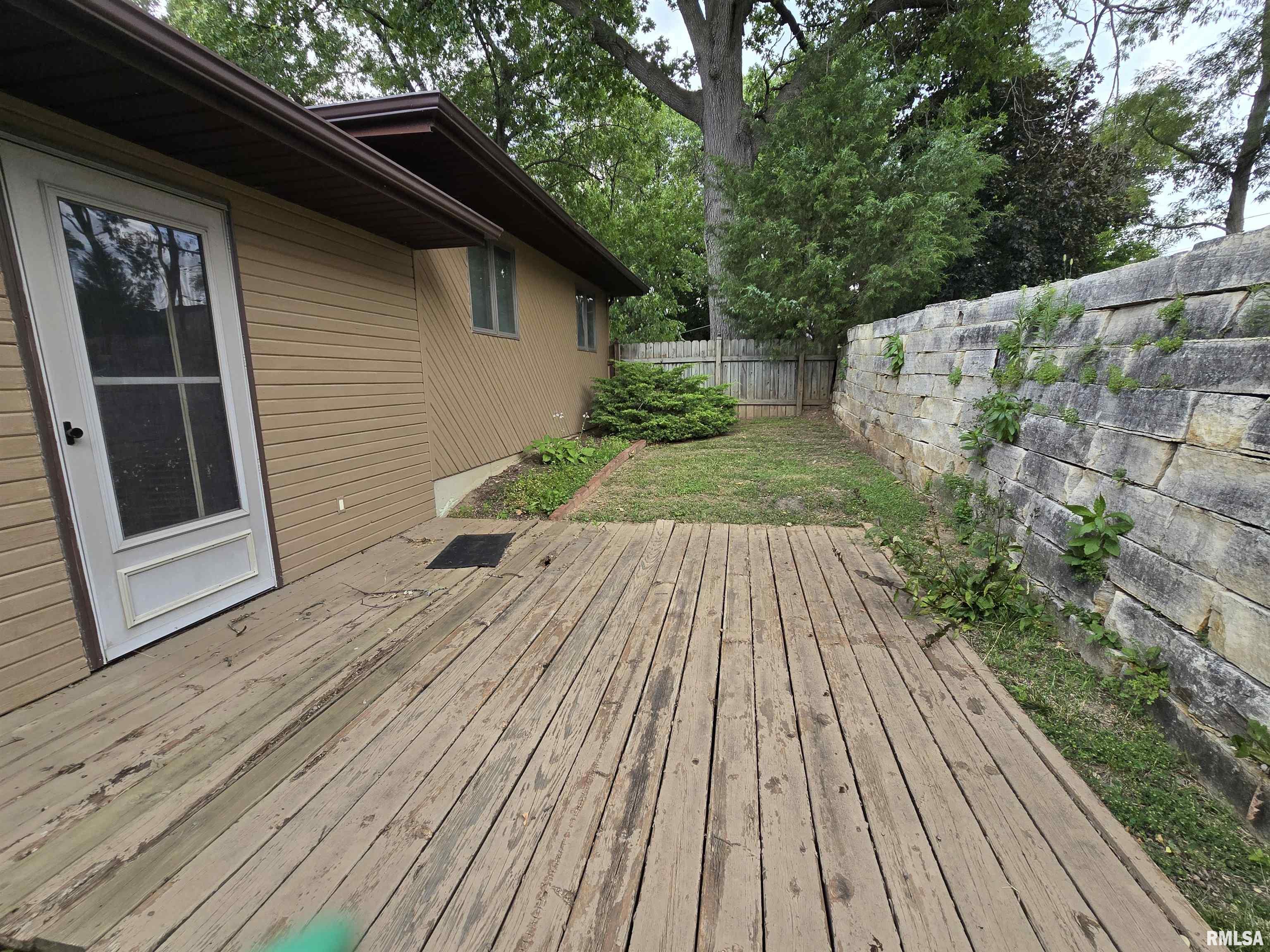 301 4th Street, Unit 4 Fulton, IL 61252 - Photo 15 of 16