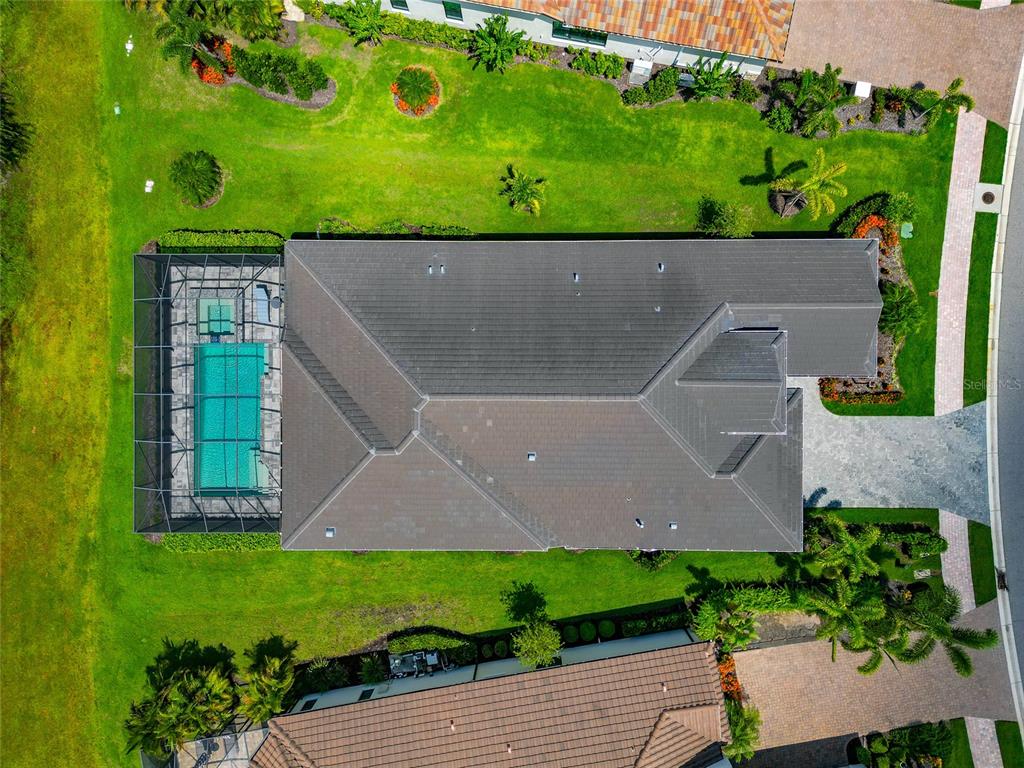 16620 Collingtree Crossing Lakewood Ranch, FL 34202 - Photo 38 of 48 an aerial view of a house