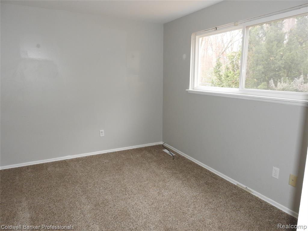 5919 Western Road Flint, MI 48506 - Photo 16 of 26
