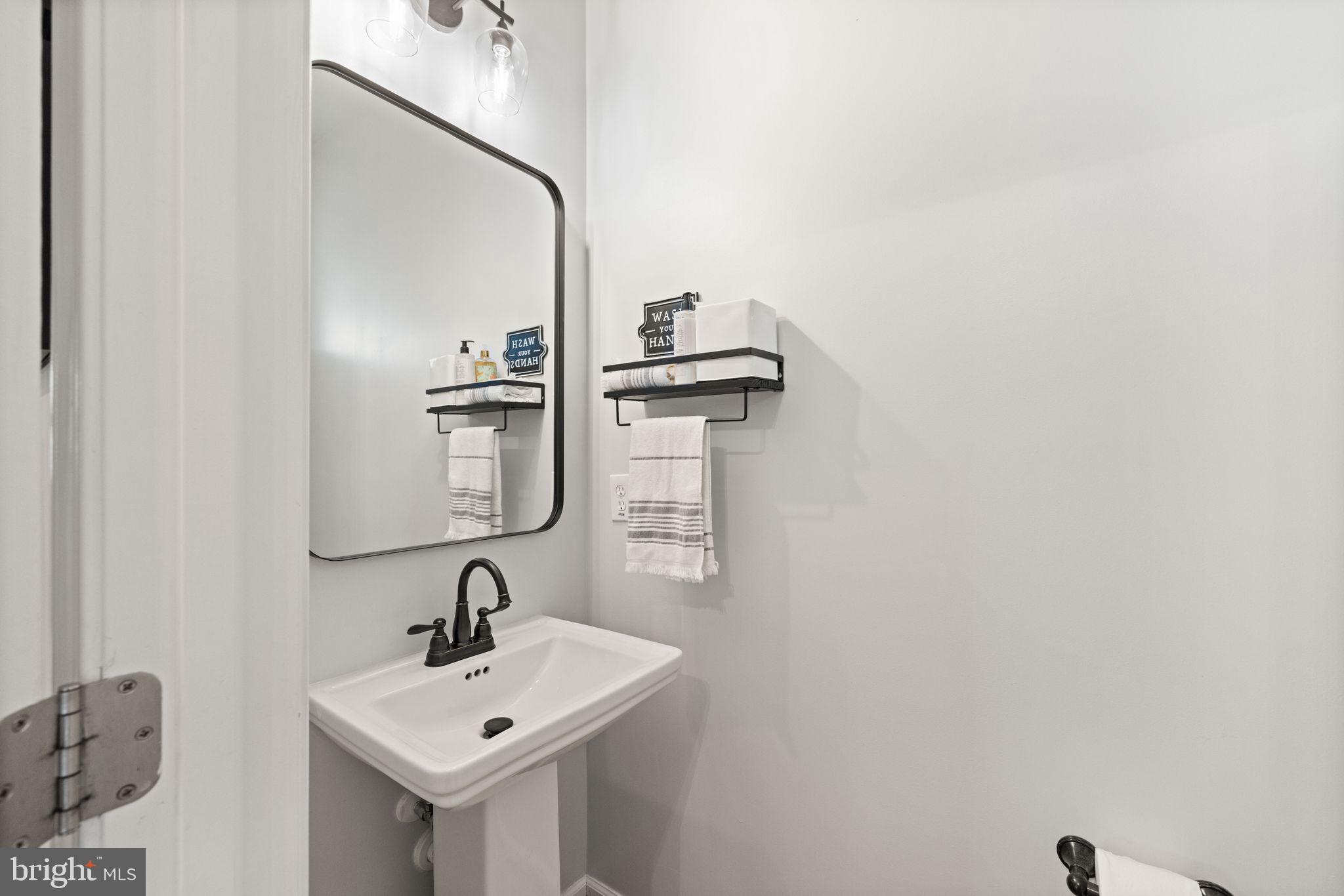 19436 Coppermine Square Leesburg, VA 20176 - Photo 27 of 85