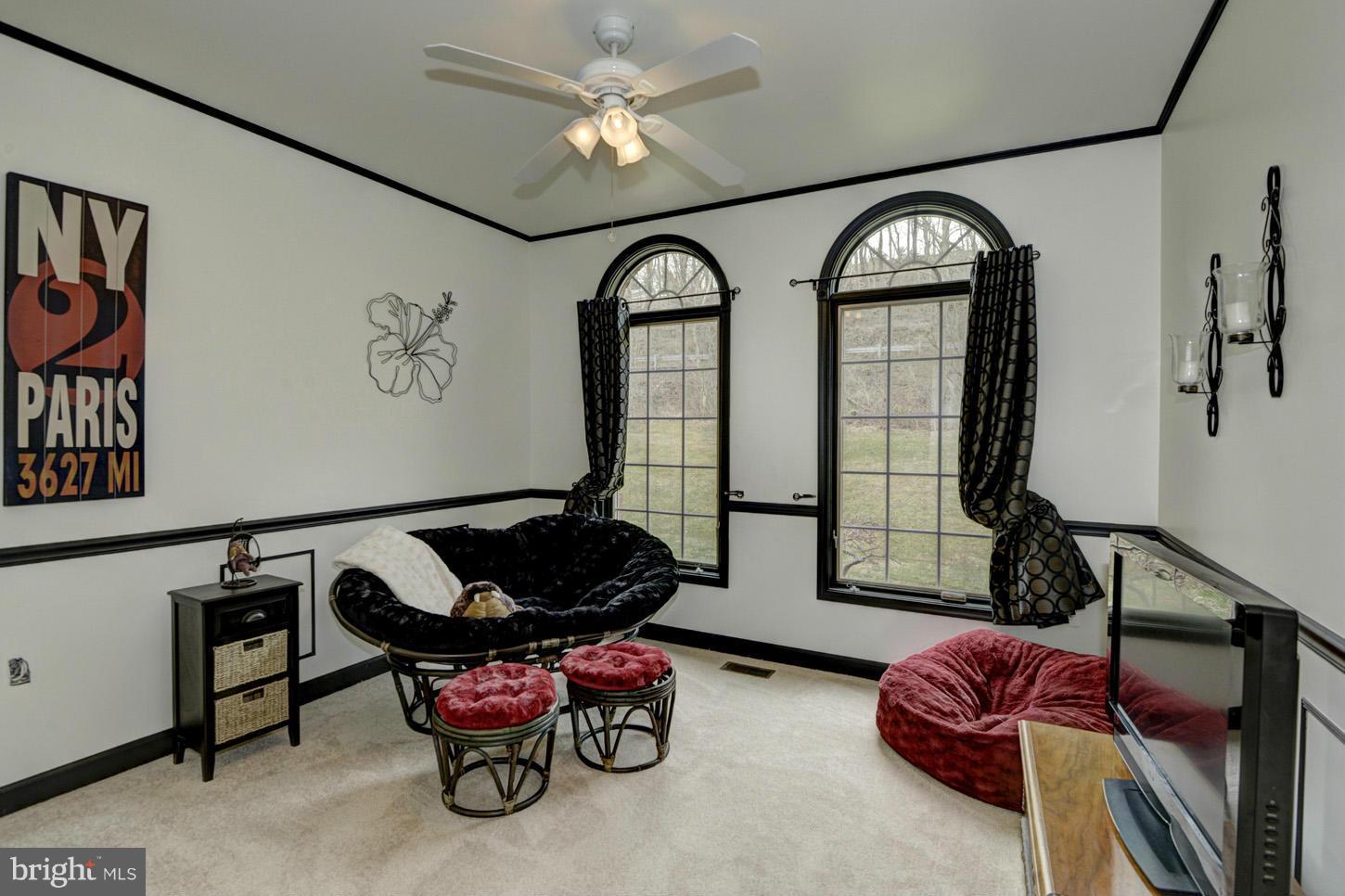 9360 Slate Quarry Road Dickerson, MD 20842 - Photo 17 of 27 a living room with furniture