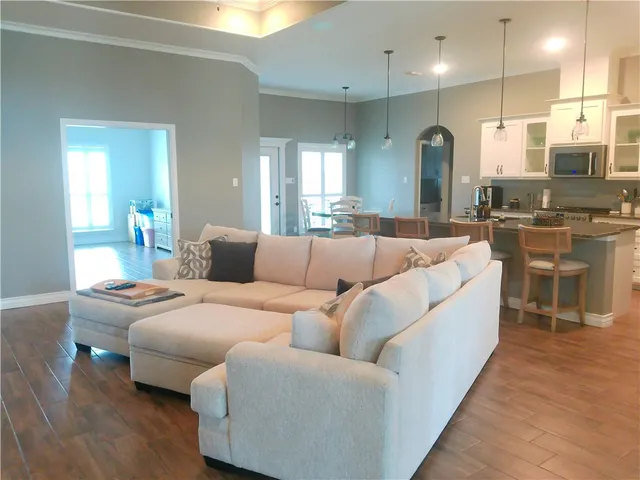 $3,150 | 8206 Big Bend Drive, Corpus Christi, TX 78414