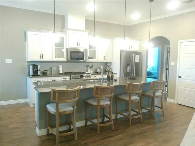 $3,150 | 8206 Big Bend Drive, Corpus Christi, TX 78414