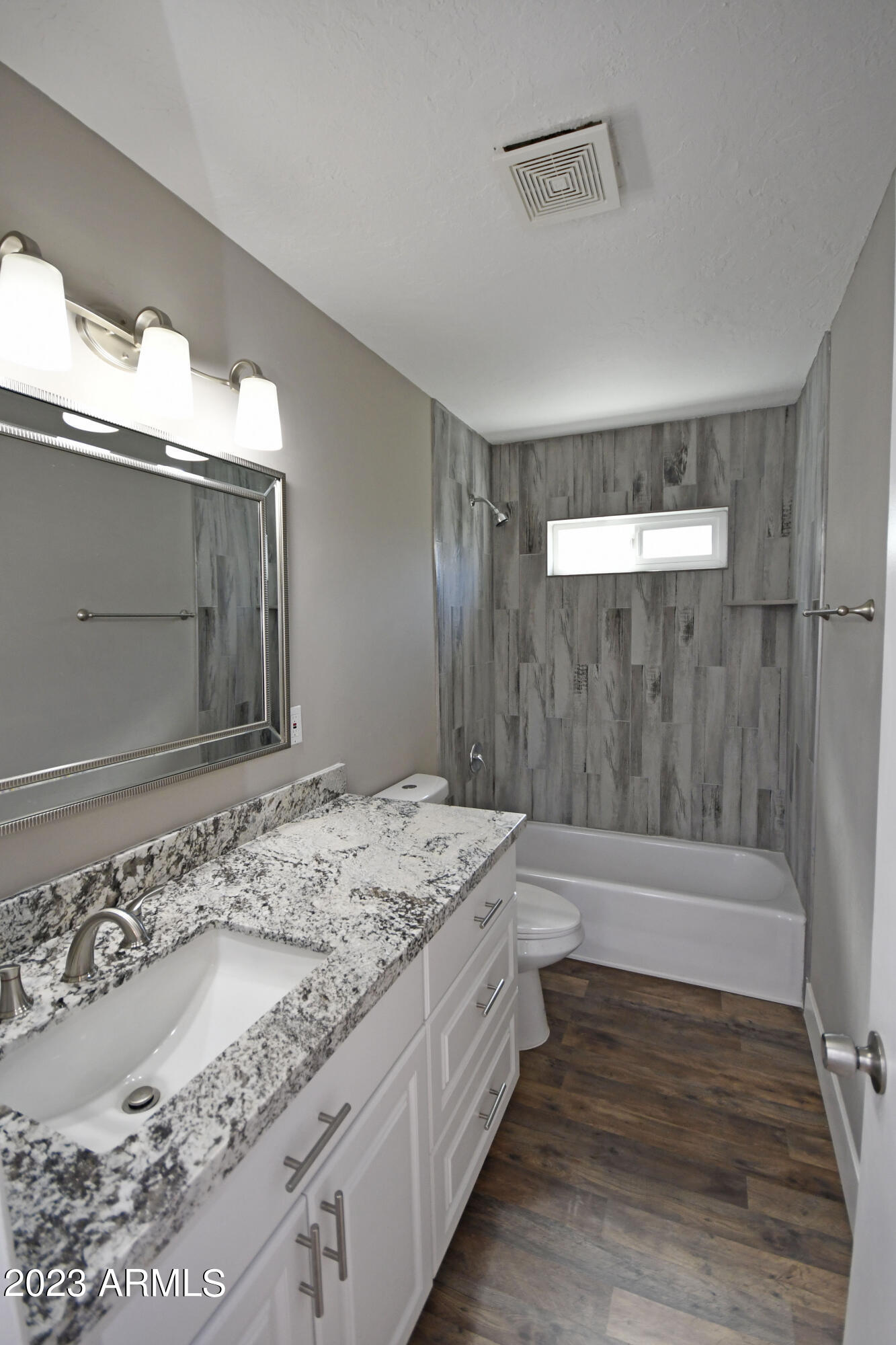 4443 East Almeria Road Phoenix, AZ 85008 - Photo 13 of 23 bath2