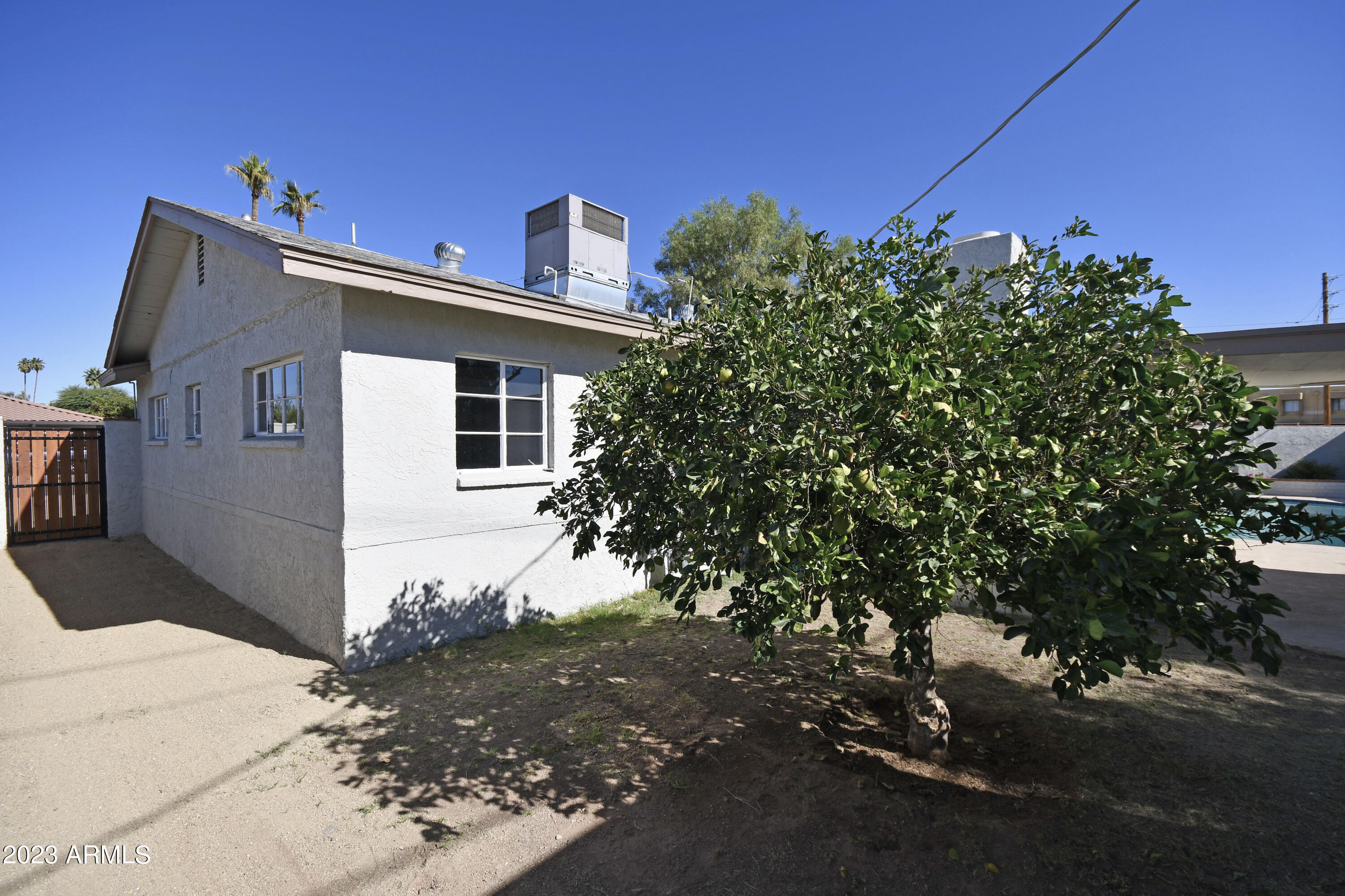 4443 East Almeria Road Phoenix, AZ 85008 - Photo 19 of 23 side