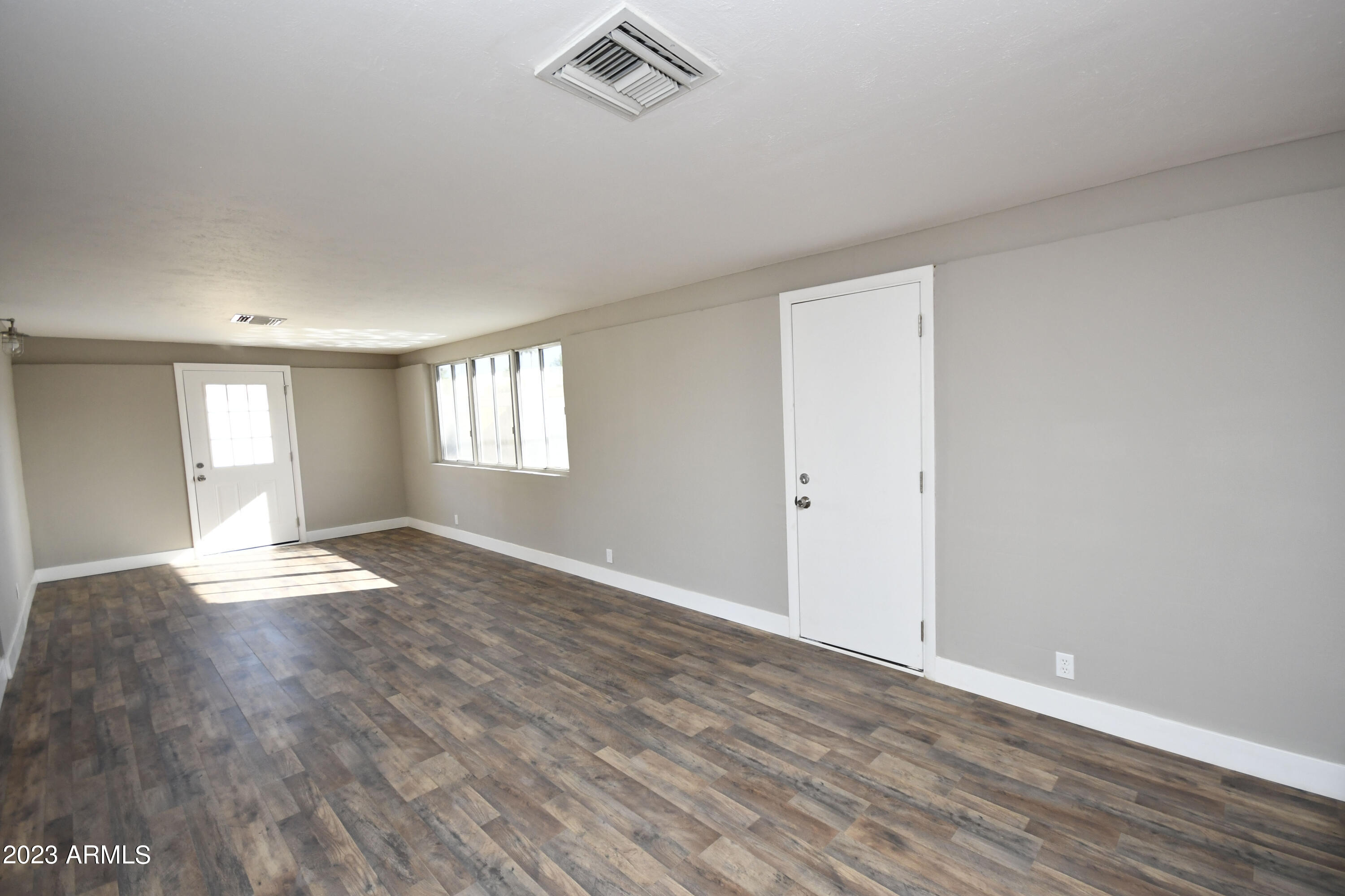 4443 East Almeria Road Phoenix, AZ 85008 - Photo 10 of 23 Family1