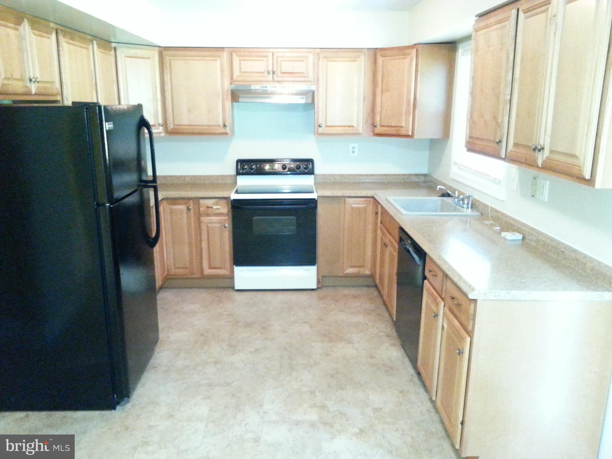 14116 Beechvue Lane Silver Spring, MD 20906 - Photo 14 of 42 Kitchen