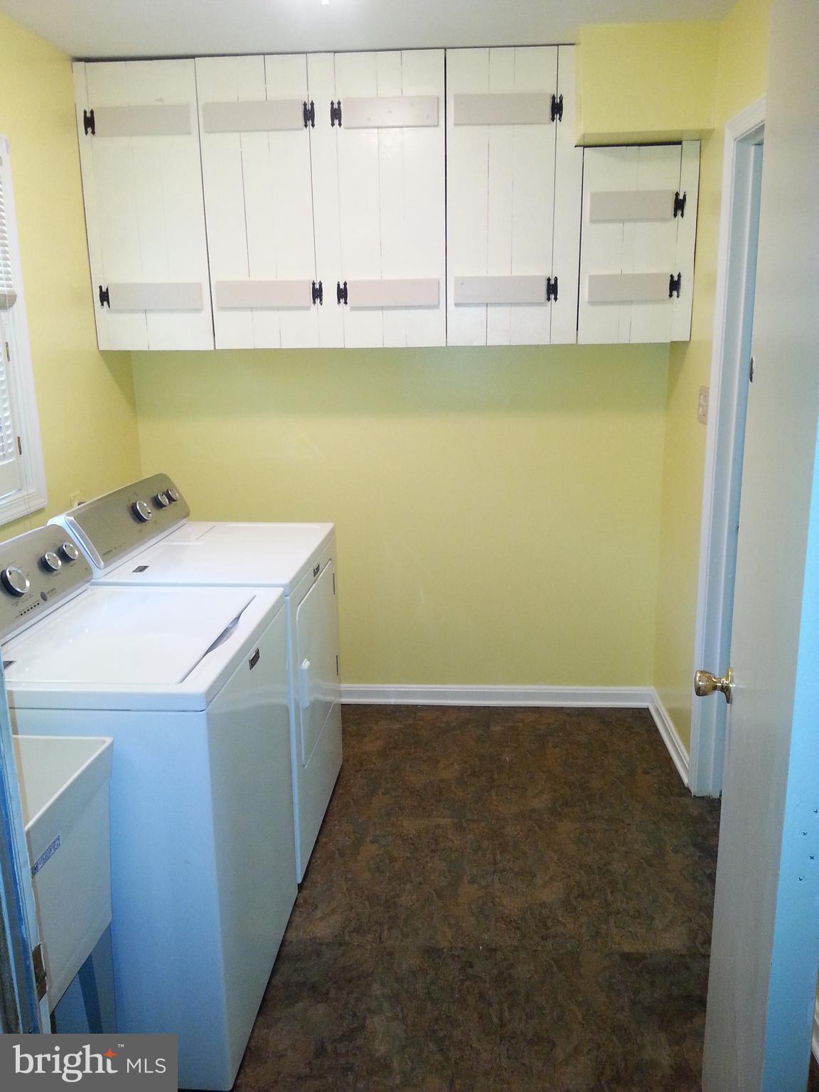 14116 Beechvue Lane Silver Spring, MD 20906 - Photo 22 of 42 Laundry Room