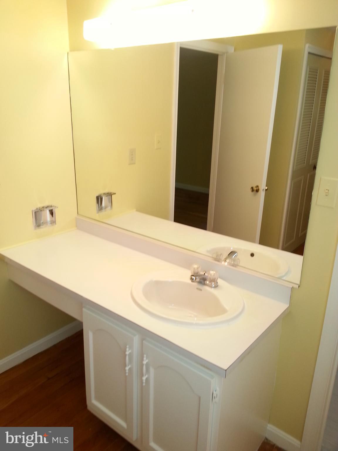 14116 Beechvue Lane Silver Spring, MD 20906 - Photo 37 of 42 Master Bathroom