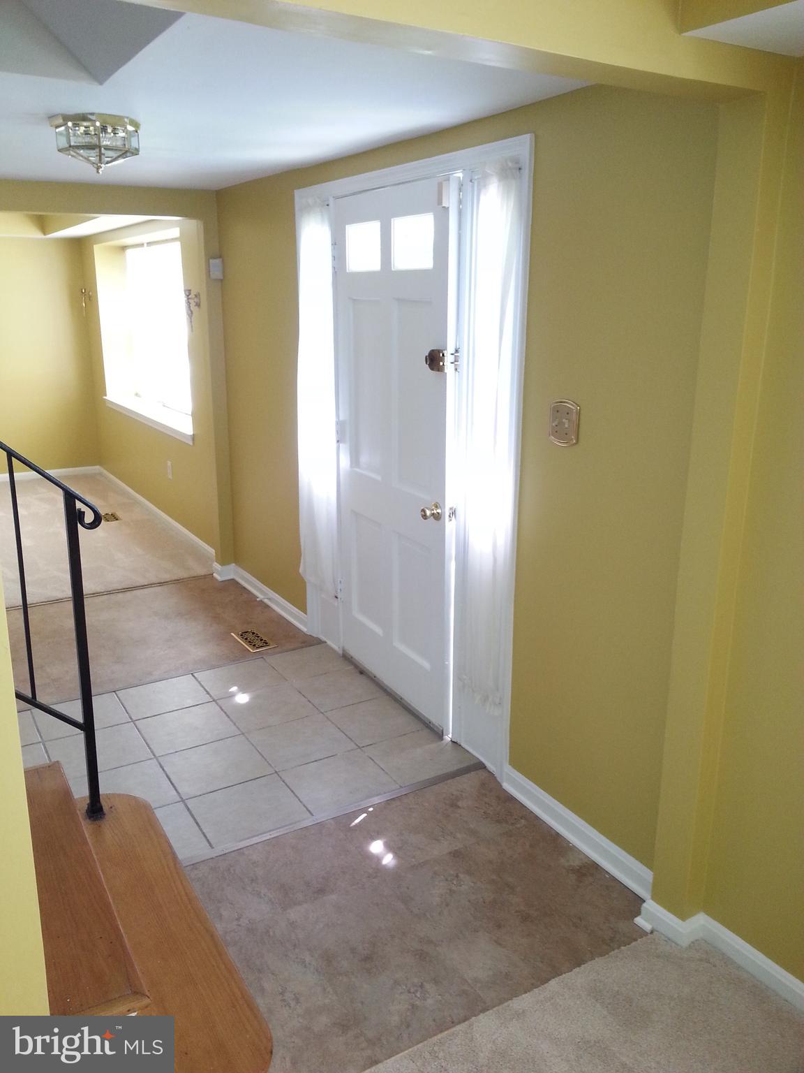 14116 Beechvue Lane Silver Spring, MD 20906 - Photo 8 of 42 Foyer