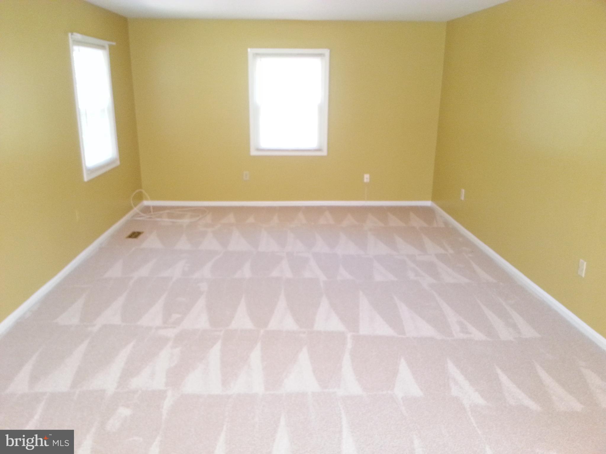 14116 Beechvue Lane Silver Spring, MD 20906 - Photo 9 of 42 Living Room