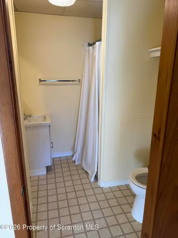 $800 | 709 Main Street, Unit 2ND FLOOR FRONT, Avoca, PA 18641