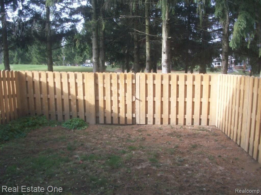 947 Medford Court Rochester, MI 48307 - Photo 2 of 11 fenced backyard