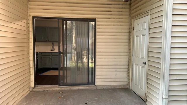 a view of entryway front of house